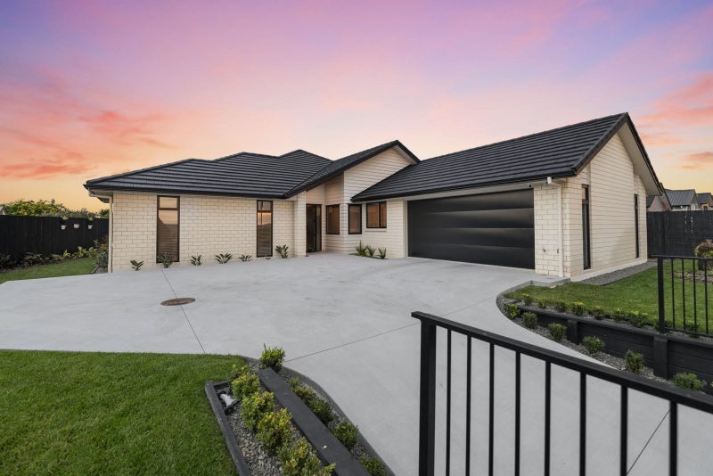 20 Purser Crescent, Flagstaff, Hamilton - Carousel 1