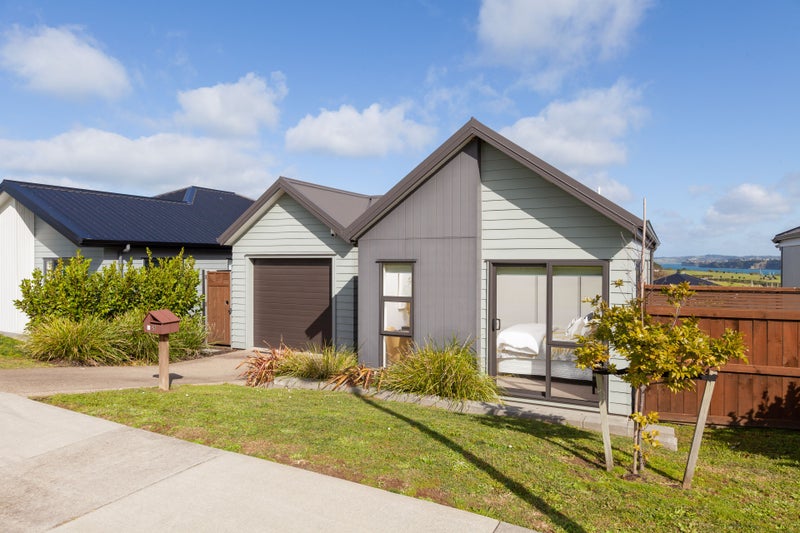 57 Barcliff Terrace, Gulf Harbour, Whangaparaoa - Carousel 1