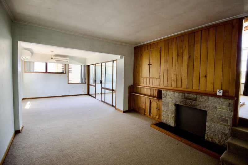 1 Coronation Road, Hillcrest, Auckland - Carousel 1