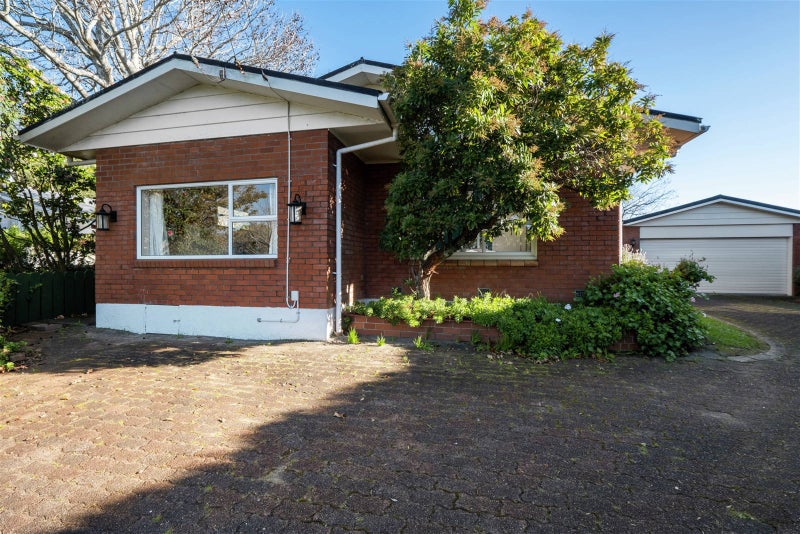 124 Tiraumea Drive, Pakuranga, Auckland - Carousel 2