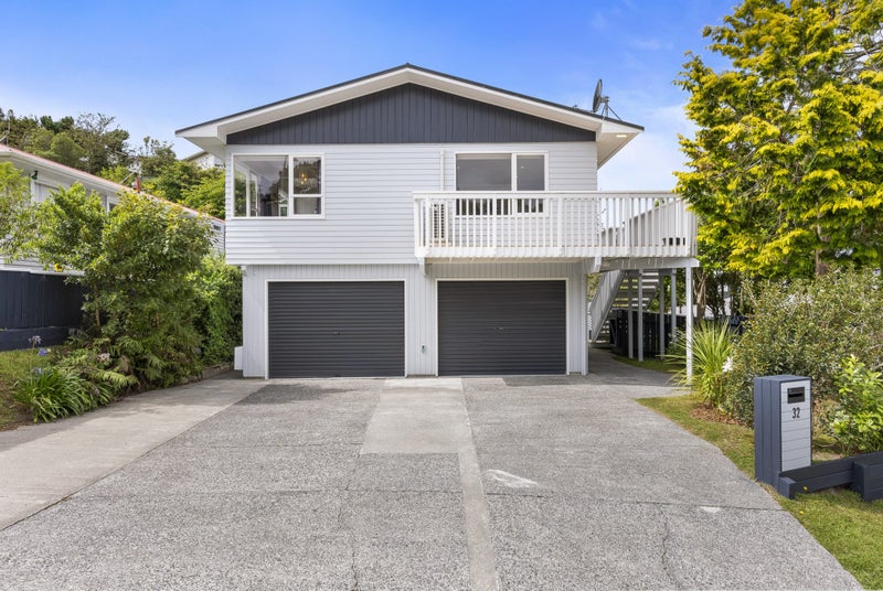 32 Batchelor Street, Newlands, Wellington - Carousel 1