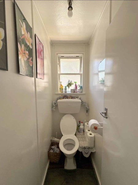 28 Ropata Avenue, Point England, Auckland - Carousel 11