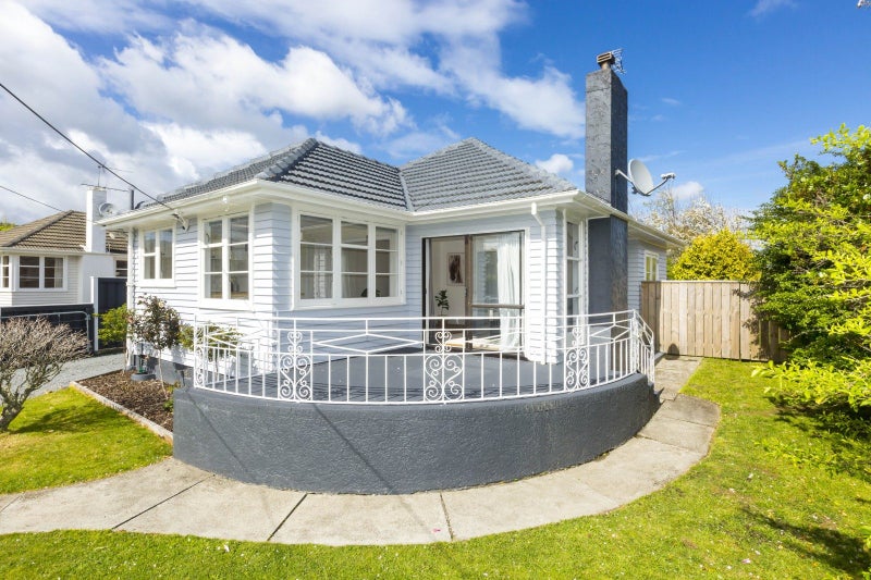 16 Thackeray Street, Trentham, Upper Hutt - Carousel 24