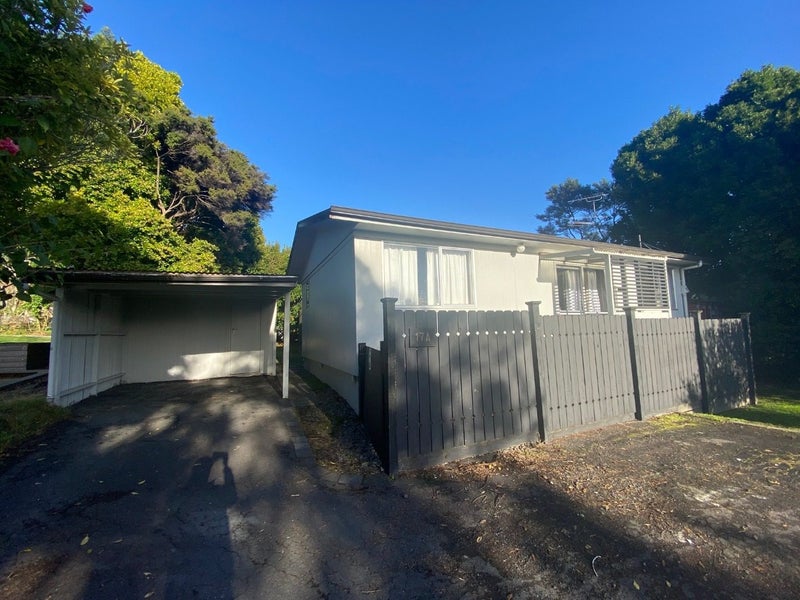 17 Tauhinu Road, Greenhithe, Auckland - Carousel 1