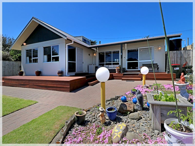 10 Dustin Street, Foxton Beach, Foxton - Carousel 1