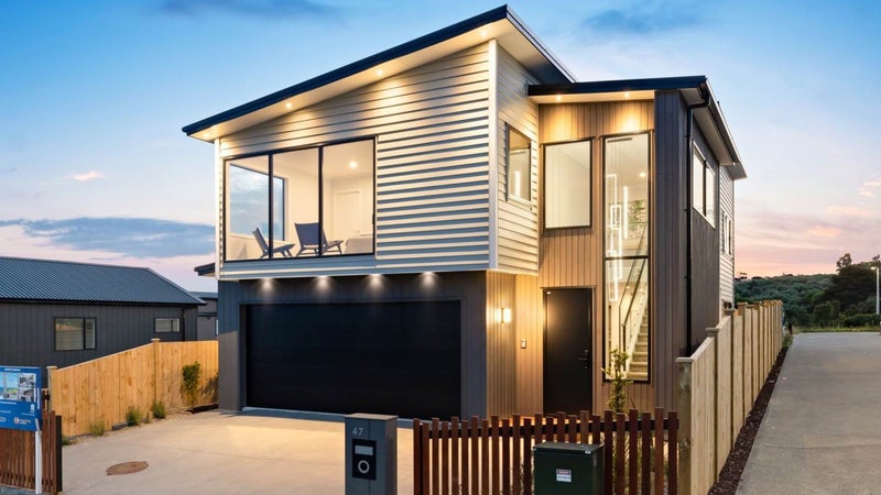 47 Kumukumu Road, Long Bay, Auckland - Carousel 1