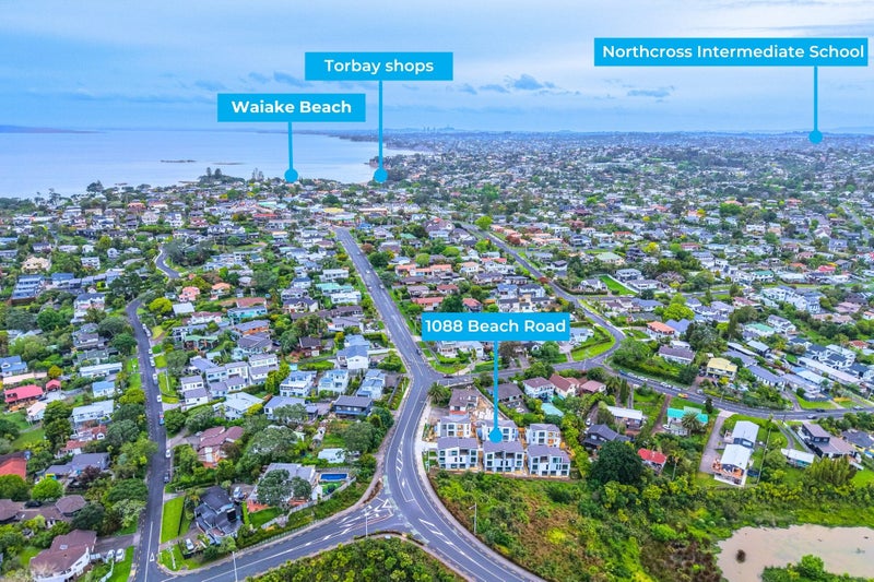 2/1088 Beach Road, Torbay, Auckland - Carousel 1
