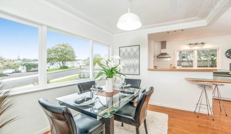 7 Mayfair Crescent, Mairangi Bay, Auckland - Carousel 2