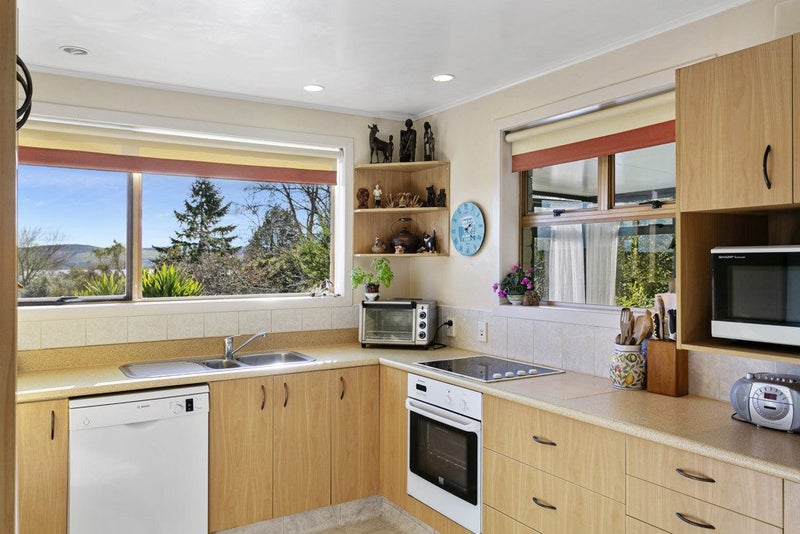 10 Normand Place, Richmond Heights, Taupo - Carousel 2