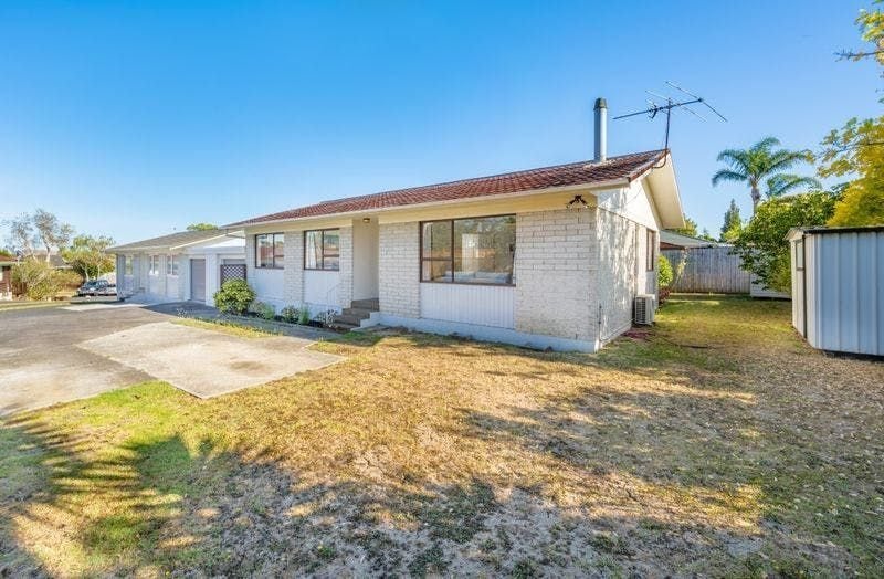 2/32 Ballater Place, Highland Park, Auckland - Carousel 2