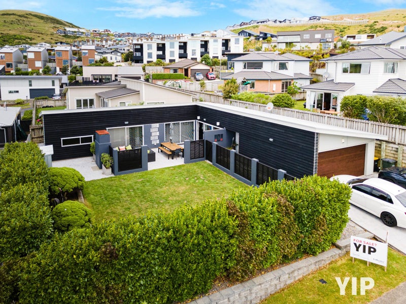 29 Cedarwood Street, Woodridge, Wellington - Carousel 1