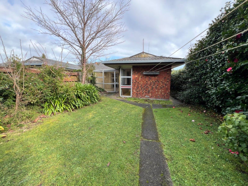 22A Erin Street, Hokowhitu, Palmerston North - Carousel 11