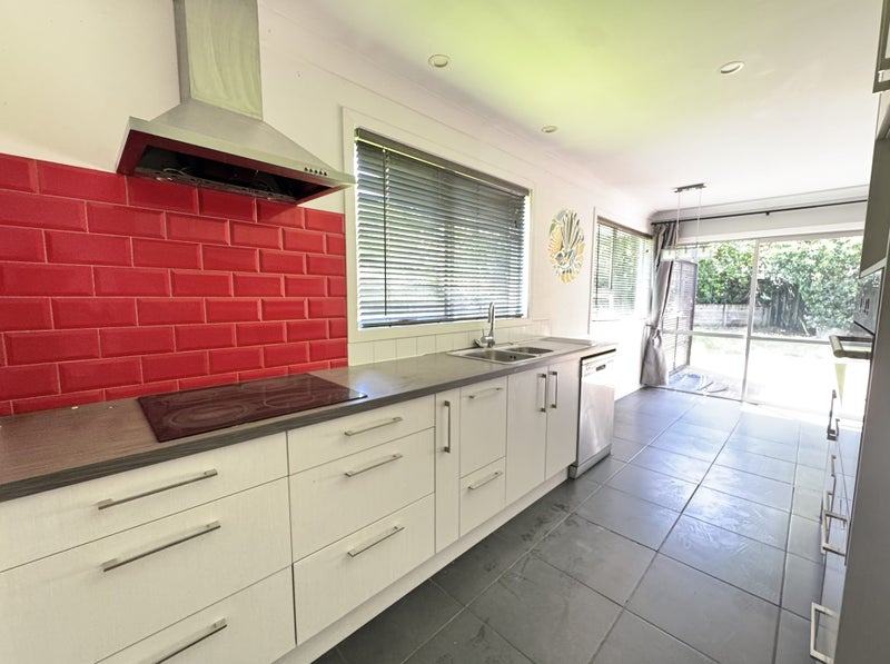 67 Reynella Drive, Massey, Auckland - Carousel 1