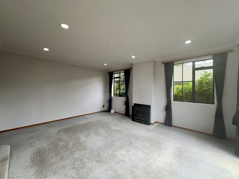 12 Chapel Hill, Rototuna, Hamilton - Carousel 2