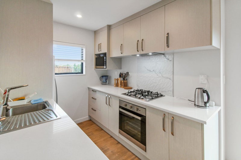 15 Nga Waka Place, Mangere, Auckland - Carousel 2