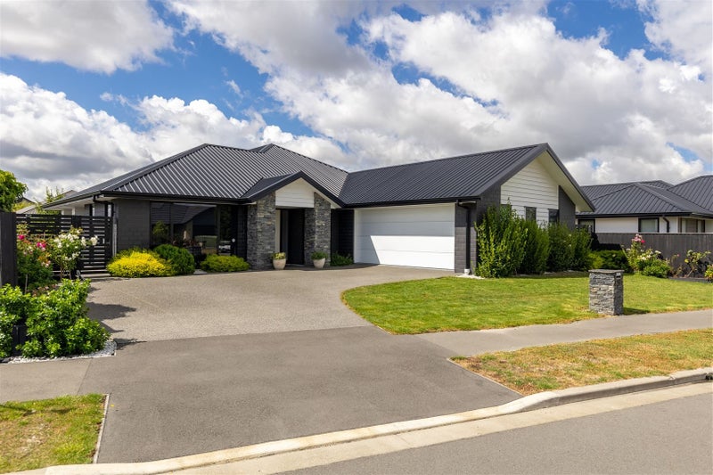 31 Bronco Drive, Aidanfield, Christchurch - Carousel 2
