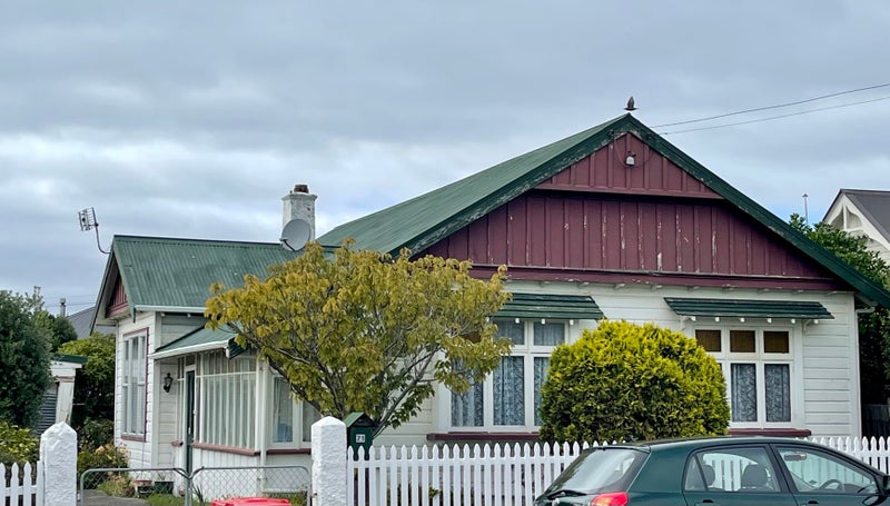 71 Royal Crescent, Saint Kilda, Dunedin - Carousel 1