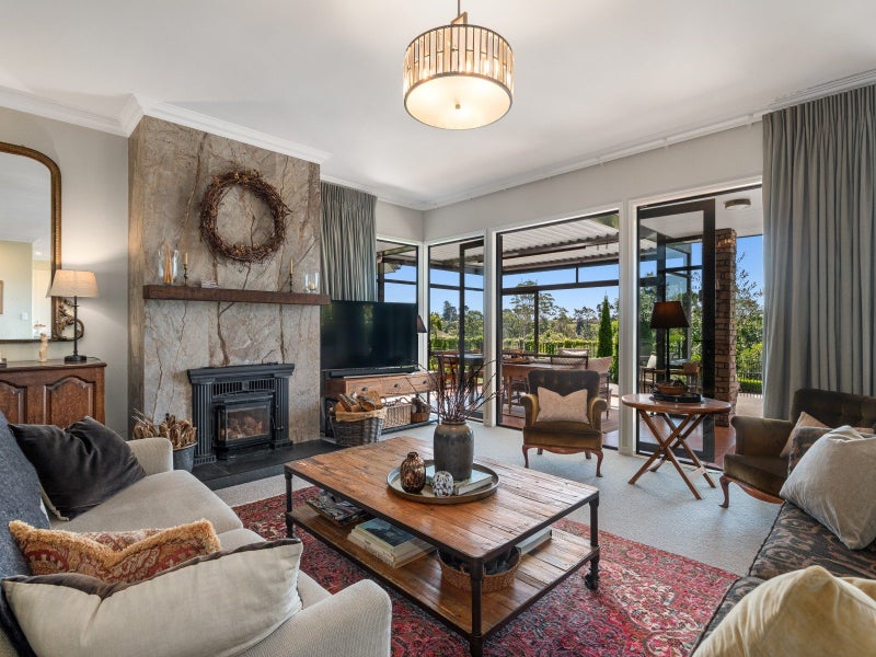 10 Phillips Drive, Tauranga - Carousel 2