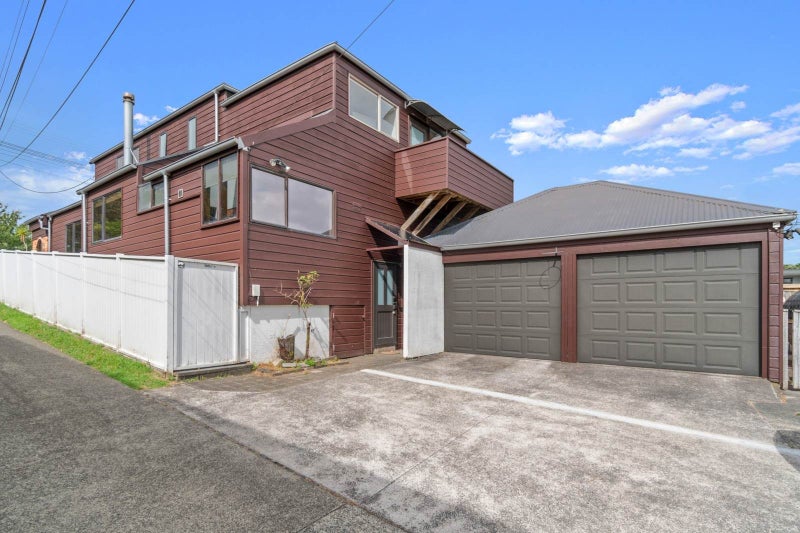 16 Dallinghoe Crescent, Milford, Auckland - Carousel 2