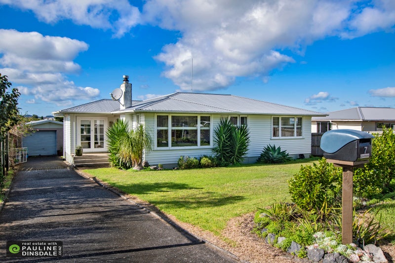 7 Mcinnes Avenue, Kamo, Whangarei - Carousel 1