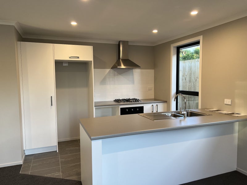 2/41 Kenney Crescent, Fairfield, Hamilton - Carousel 2