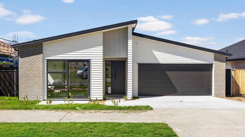 100 Metoriti Crescent, Karaka, Papakura - Carousel 1