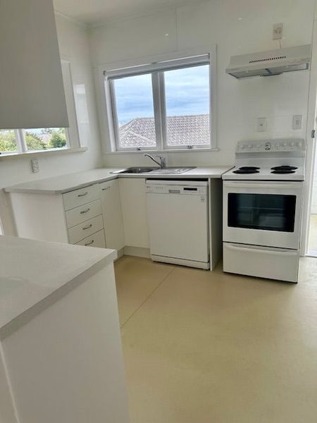 1/42 Evelyn Place, Hillcrest, Auckland - Carousel 2