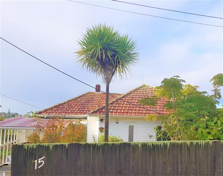 15 Scarboro Terrace, Murrays Bay, Auckland - Carousel 2