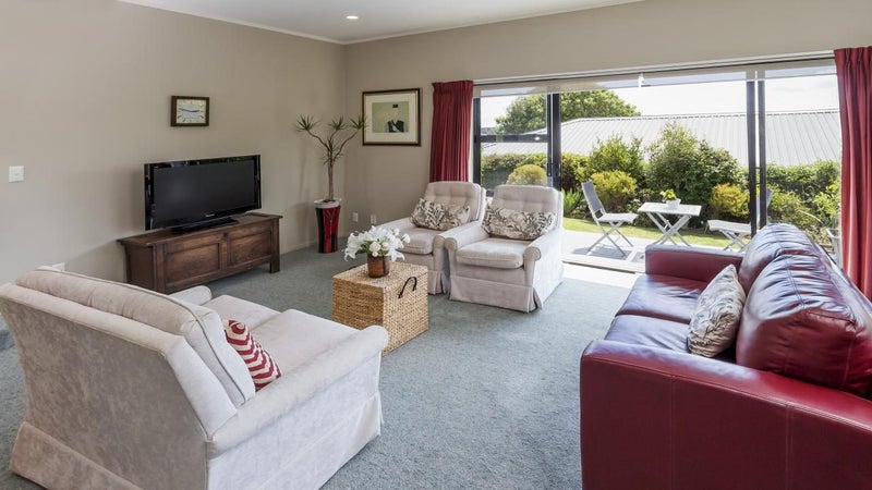 1/40 Simmental Crescent, Somerville, Manukau - Carousel 1