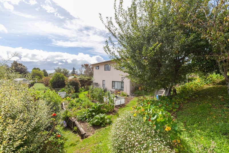 16 Park Avenue, Takaka - Carousel 2
