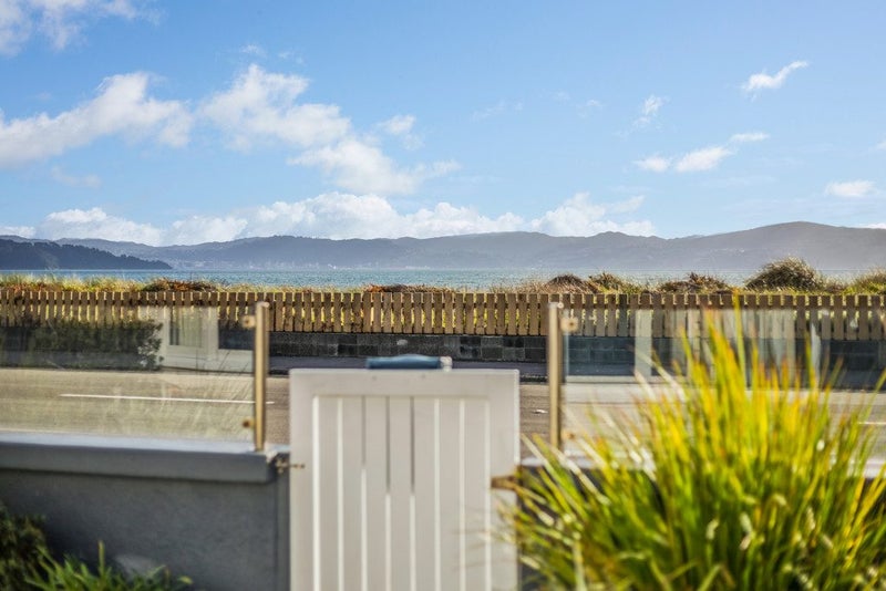 7 Marine Parade, Eastbourne, Lower Hutt - Carousel 2