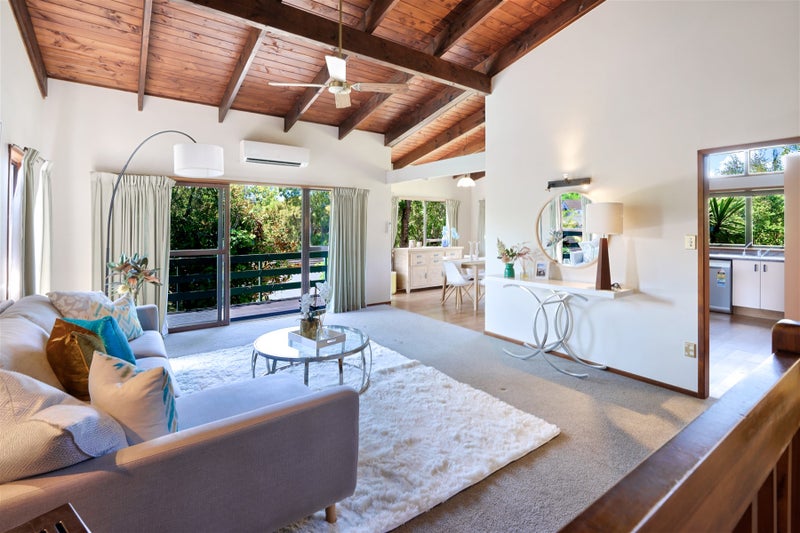 3 Valdese Rise, Browns Bay, Auckland - Carousel 1