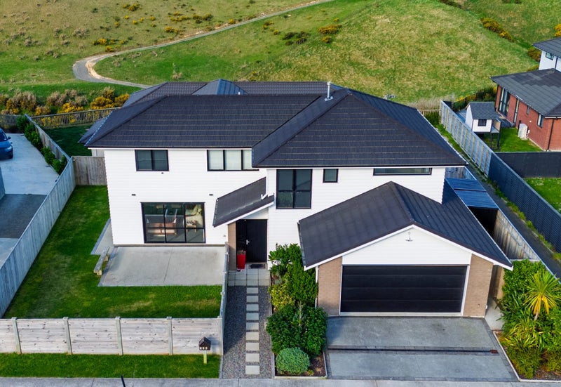 126 Melksham Drive, Churton Park, Wellington - Carousel 1