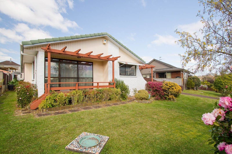 33 Galloway Crescent, Farm Cove, Auckland - Carousel 1