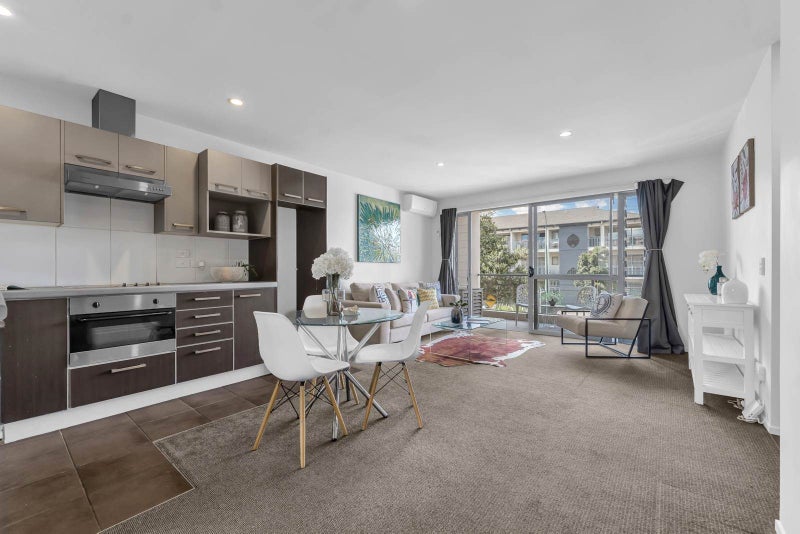 92B Michael Jones Drive, Flat Bush, Auckland - Carousel 1