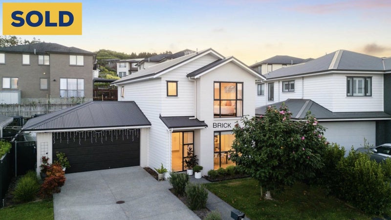 10 Arthur Rolfe Lane, Swanson, Auckland - Carousel 1