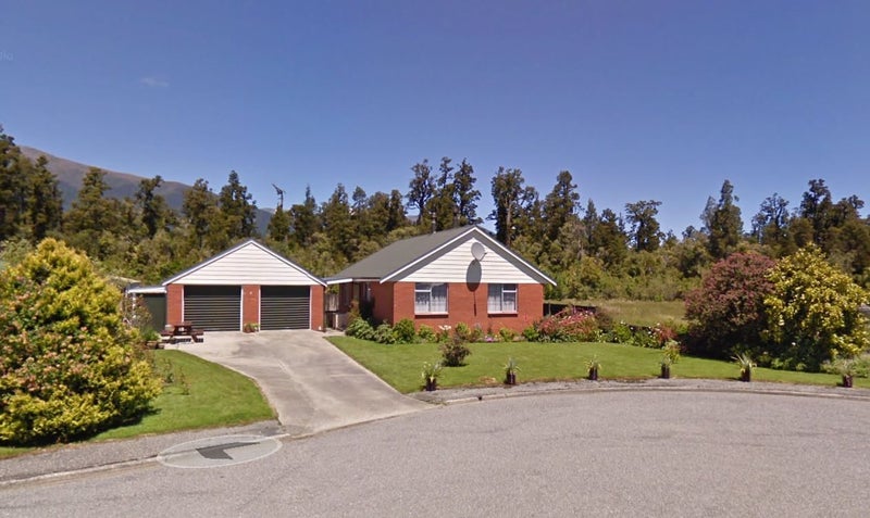 8 Opuka Place, Haast - Carousel 1