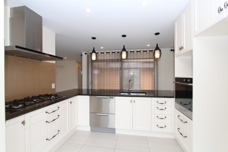 47 Cedarwood Street, Woodridge, Wellington - Carousel 2