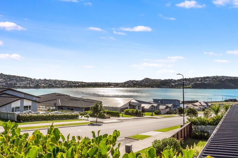 31 John Burke Drive, Aotea, Porirua - Carousel 2