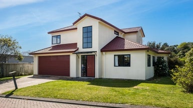 2 Cromarty Place, Papakowhai, Porirua - Carousel 1