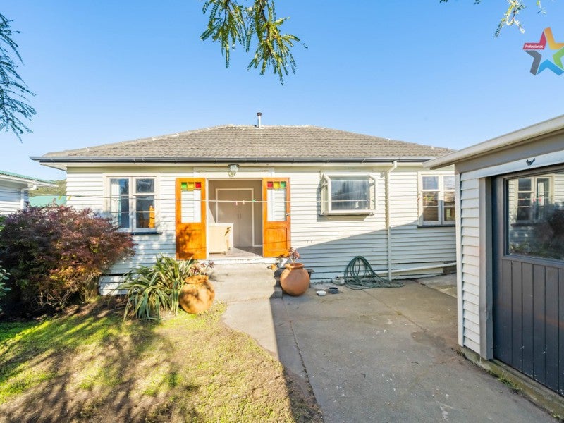 70 Totara Street, Wainuiomata, Lower Hutt - Carousel 1
