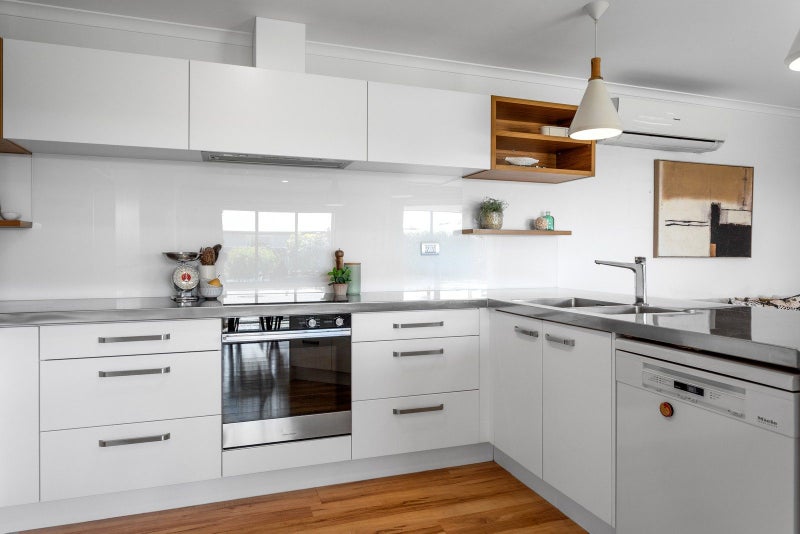 15 Dawn Parade, Coastlands, Whakatane - Carousel 2