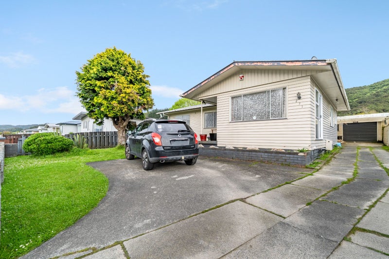 271 Wellington Road, Wainuiomata, Lower Hutt - Carousel 1