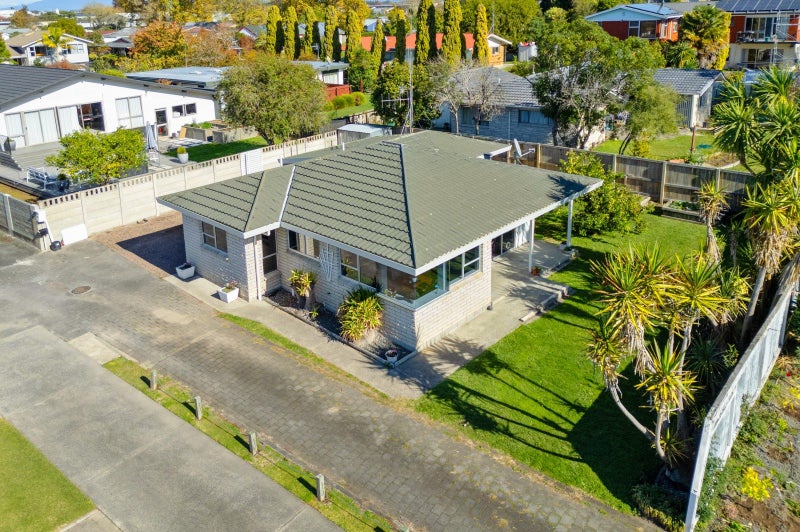 20 Morrow Avenue, St Andrews, Hamilton - Carousel 1