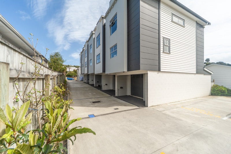 7/14 Rotoiti Street, Johnsonville, Wellington - Carousel 1