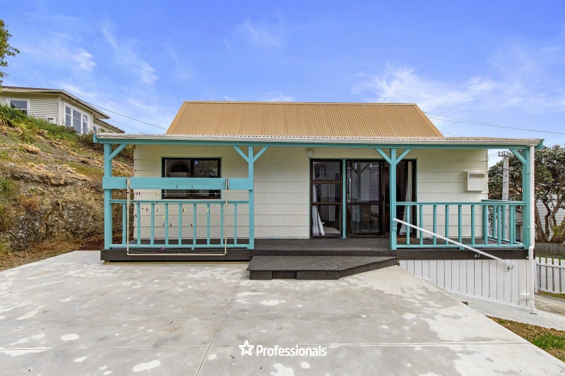 14 Owhiti Street, Titahi Bay, Porirua - Carousel 2