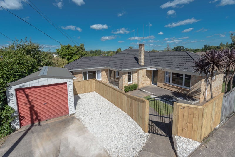 27 Carey Street, Maeroa, Hamilton - Carousel 1