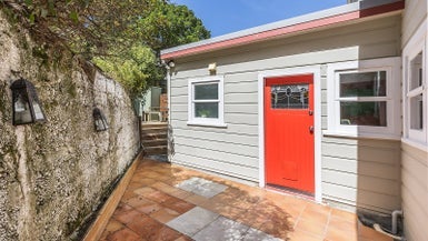 25 Hiropi Street, Newtown, Wellington - Carousel 1