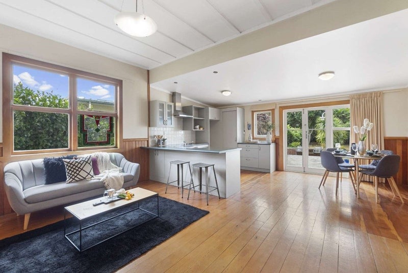66 Fox Street, Hamilton East, Hamilton - Carousel 1