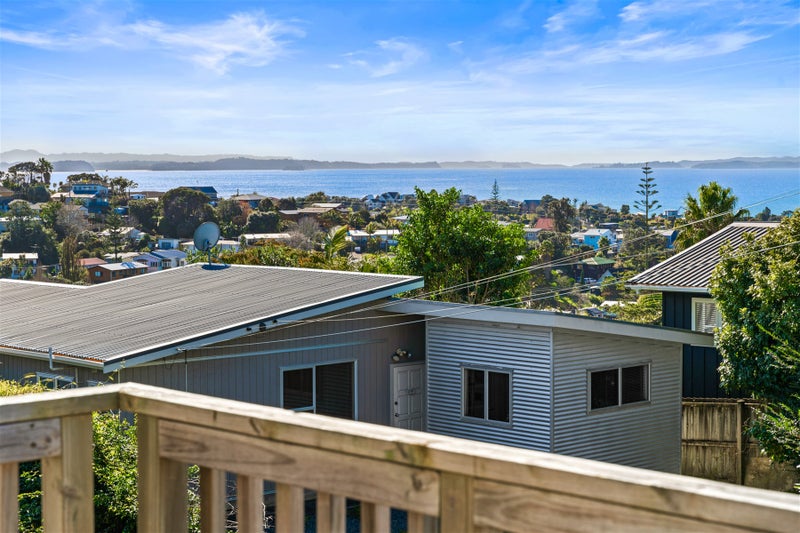 31 Scott Road, Stanmore Bay, Whangaparaoa - Carousel 1